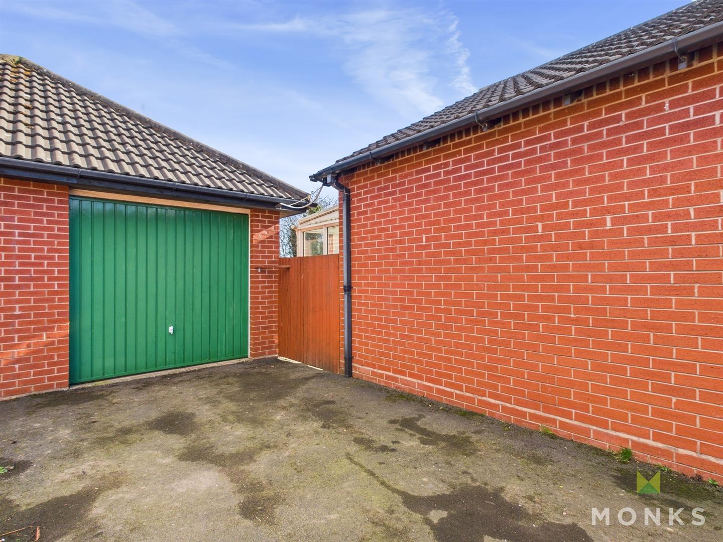 11 Arden Close, Shrewsbury, SY4 5LX SSTC 11 Arden Close, Shrewsbury, SY4 5LX SSTC